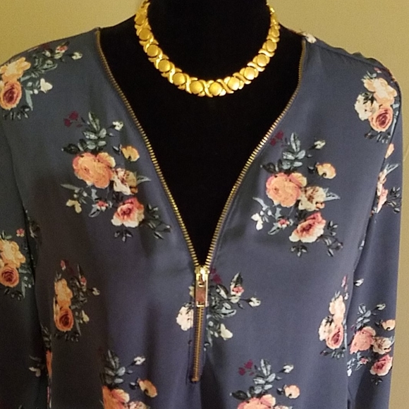 Top - Picture 3 of 3